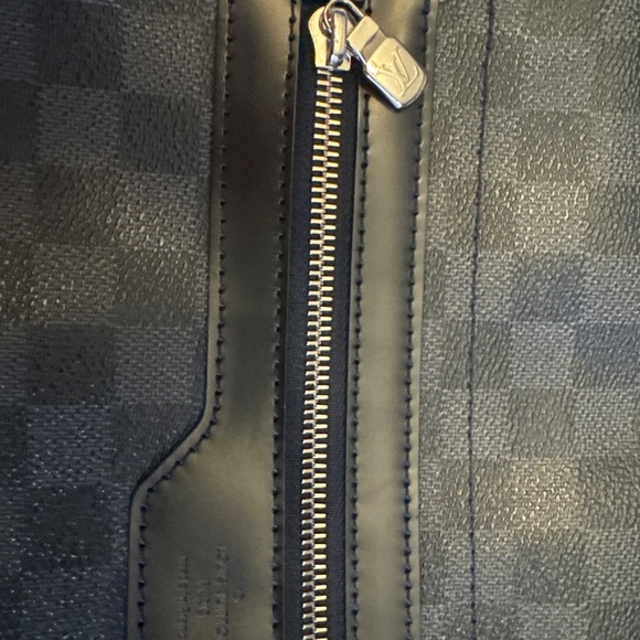Authentic Louis Vuitton Graphite Damier District MM Cross Body Bag - Picture 11 of 16
